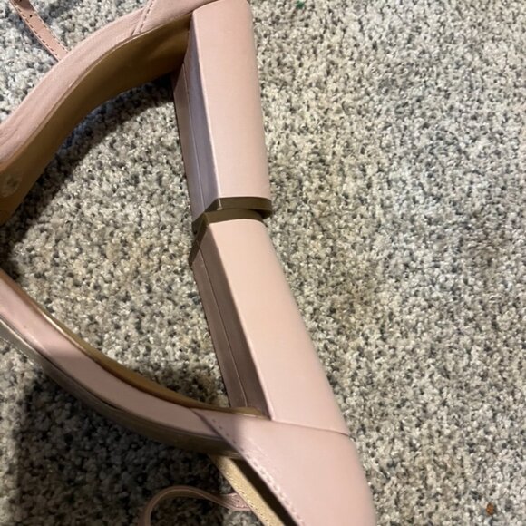 VINCE CAMUTO LIGHT PINK LEATHER DRESSY HEELS SZ 9M - Picture 3 of 6